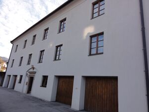 Kapitelhaus vom Stift Mattsee.jpg