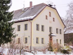 Pfarrhof Weildorf im Flachgauer Baustil.jpg