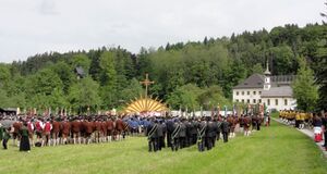 Pfarrhof als Festplatz.jpg