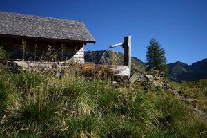 Hütte gralatisee 33974 2016-08-25.jpg