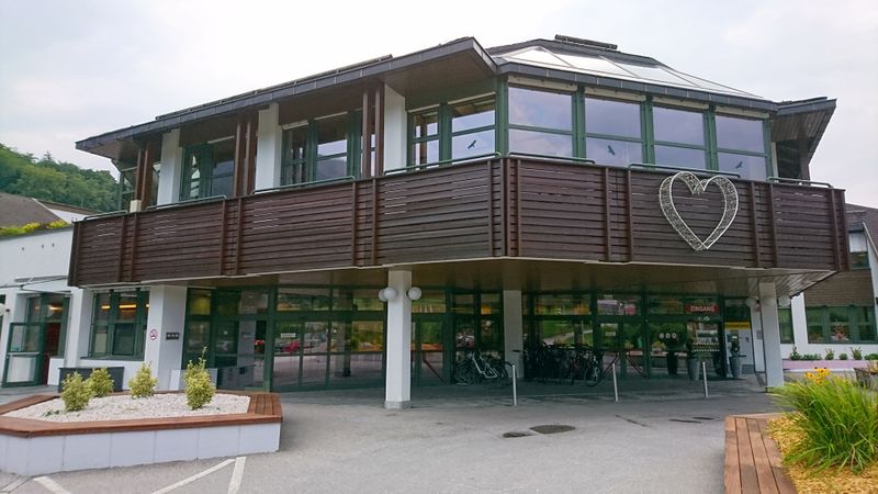 Datei:Reha Großgmain, Eingang.jpg
