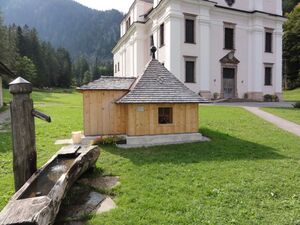 Brunnen in maria kirchental.jpg