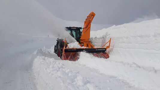 Großglockner Hochalpenstraße Schneeräumung 2021 49.jpg