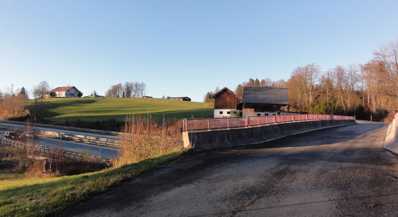 Datei:Hirlweg bei der Autobahnüberführung.jpg