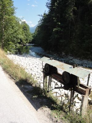 Schleuse für die Ableitung zur Zinkenbachmühle.jpg