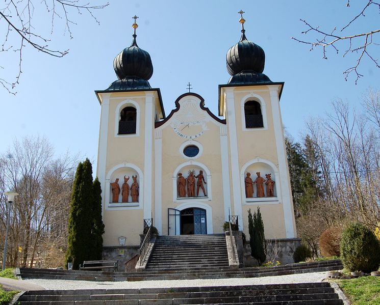 Datei:Kalvarienberggkirche in Bad Ischl.jpg
