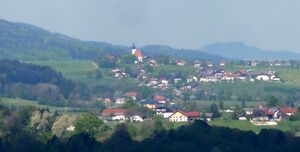 Weißenkirchen im Attergau, Ostansicht.jpg