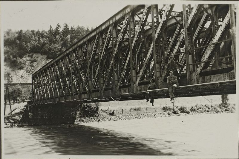 Datei:Salzburg-Tiroler-Bahn Eisenbahnbrücke Bischofshofen 03.jpg