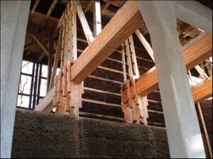 Gradierwerk, Detail der Konstruktion im Innern des Gradierwerks.jpg