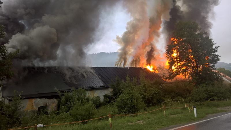 Datei:Guggenthal Großbrand 03.jpg