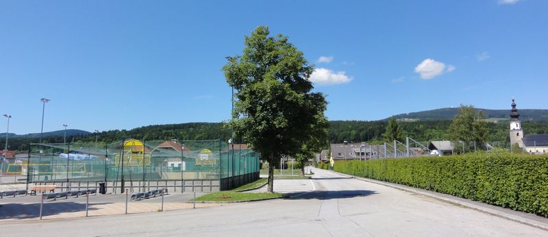 Datei:Sportplatzstraße, Südseite.jpg