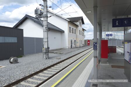 Bahnhof Steindorf bei Straßwalchen 2023 02.jpg
