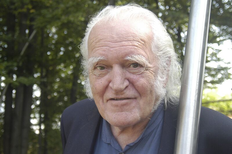 Datei:Mario Merz.jpg