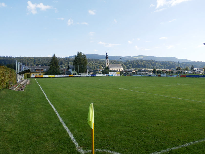 Datei:Sportplatz Thalgau.jpg