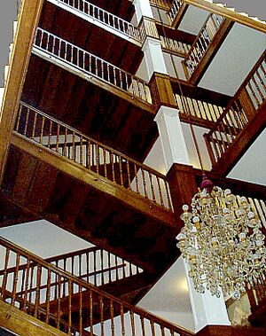 Treppenhaus im Münchnerhof.jpg