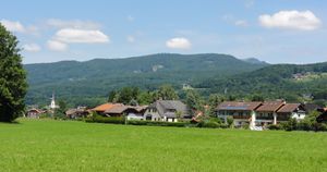 Austraße, Ausblick auf Puch.jpg