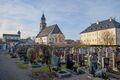 Friedhof mit Stiftskirche Seekirchen.JPG