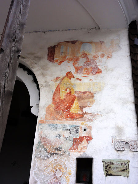 Datei:Hochkreuzkapelle, Fresken rechts.jpg