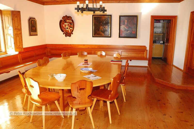 Datei:Kapuzinerkloster Salzburg Refektorium.jpg