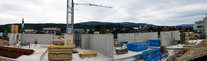 Datei:Panoramabild Ärztezentrum Baustelle Thalgau.JPG
