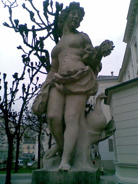 Datei:Mirabellgarten-Juno.jpg