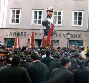 Samsonbesuch beim Salzburger Landesfest 1990.jpg