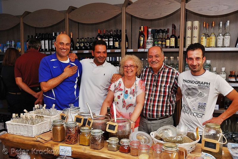 Datei:Kalimera Feinkost Aigen Eroeffnung.jpg