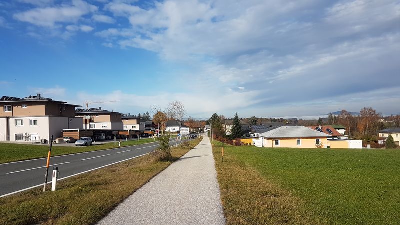 Datei:Ortsanfang Neuhofen-Kraiwiesen.jpg