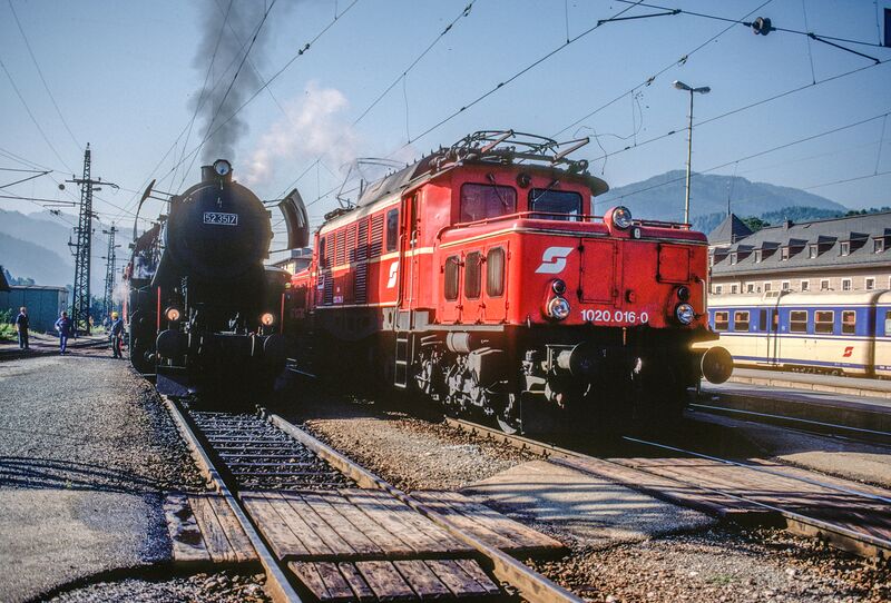Datei:Bahnhof Bischofshofen 1987.jpg