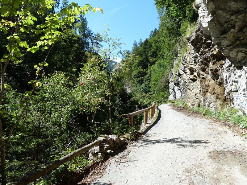 Datei:Blühnbachtal Eingang.jpg