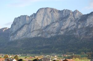 Drachenwand von St. Lorenz.JPG