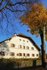 Kreuzhof Hellbrunn 06 Nov 2010 06.jpg