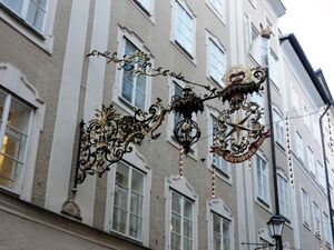 Sternbräu Hausschild in der Getreidegasse.jpg
