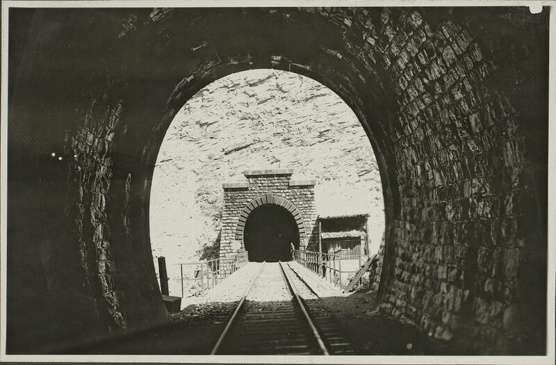 Datei:Tauernbahn Klamm Tunnel 1928.jpg