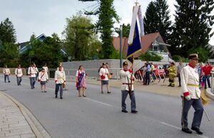 Bürgergarde Neumarkt beim Schützenfest 2014 in Thalgau.jpg