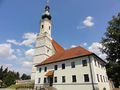 Südwestliche Ansicht der Pfarrkirche Asten.jpg