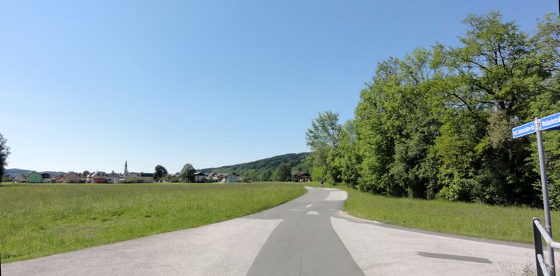 Datei:Ferdinand Zuckerstätter-Straße, östlicher Beginn.jpg