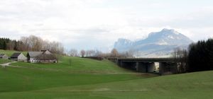 Bärentalbrücke mit Bärentalgut.jpg
