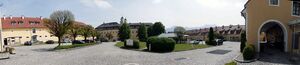 Schloss Mondsee innen Panoramabild.jpg