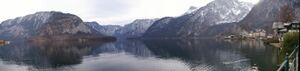 Hallstätter See Panorama von Hallstatt aus.jpg
