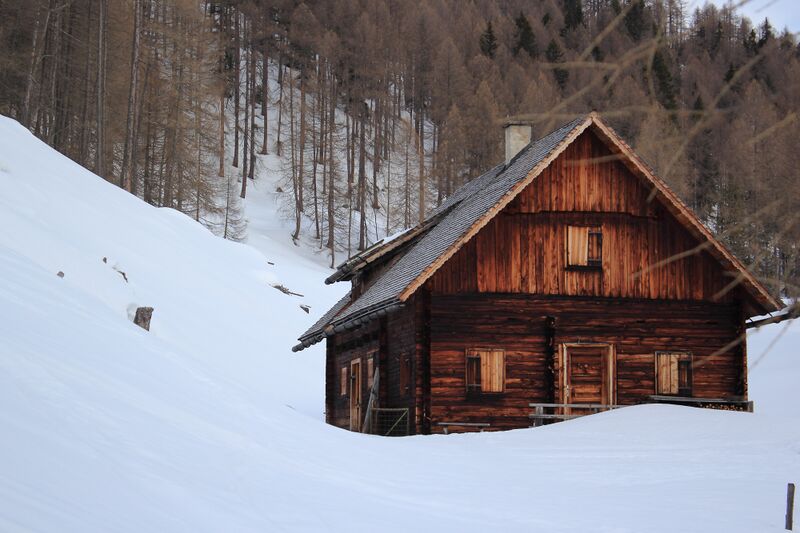 Datei:Untere ernsthütte tweng-102-2018-04-09-2.jpg