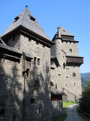 Burg Finstergrün 02.jpg