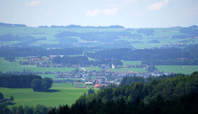 Datei:In Richtung Waldprechting, Haunsberg.jpg