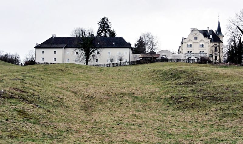 Datei:Paschkoffwiese am Mönchsberg.jpg