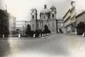 Makartplatz Dreifaltigkeitskirche 1928.jpg