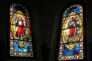 Die Kapellenfenster von Vachenlueg (li u. re).jpg