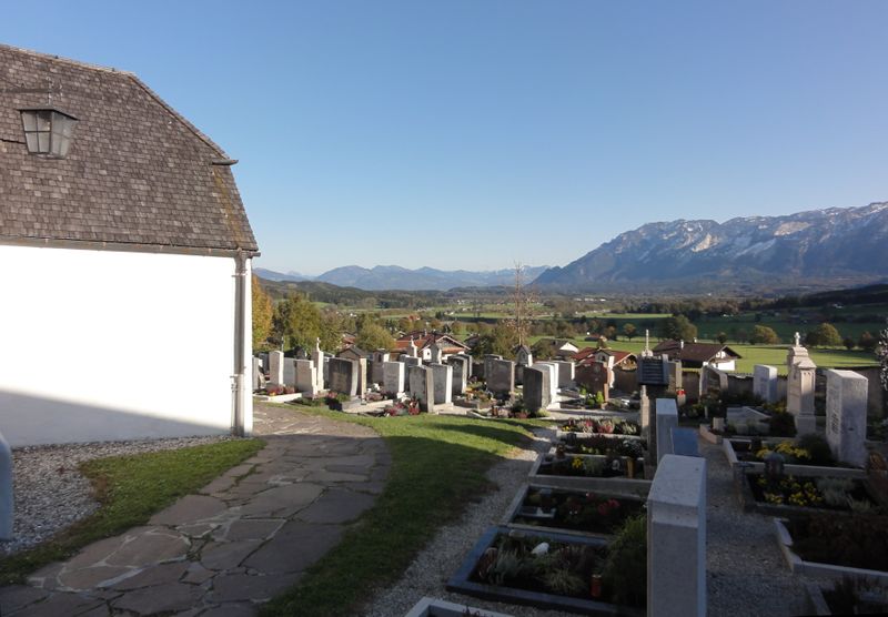 Datei:Friedhof in Aufham.jpg