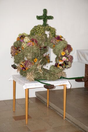 Erntekrone in Seeham 2021.JPG