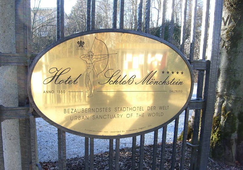 Datei:Türschild Hotel Mönchstein 032.jpg
