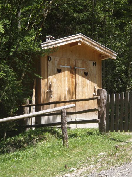 Datei:Plumpsklo2.jpg
